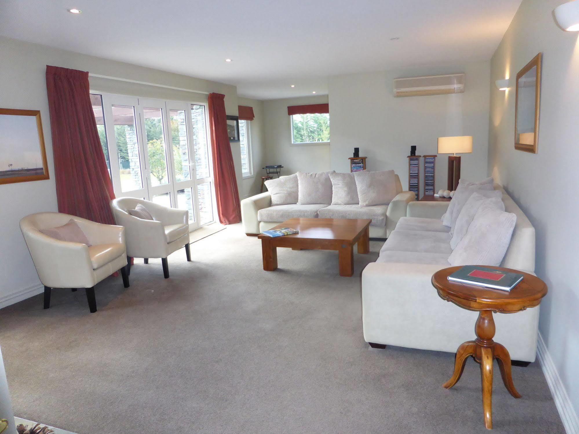 Queenstown Country Lodge Lake Hayes Bagian luar foto