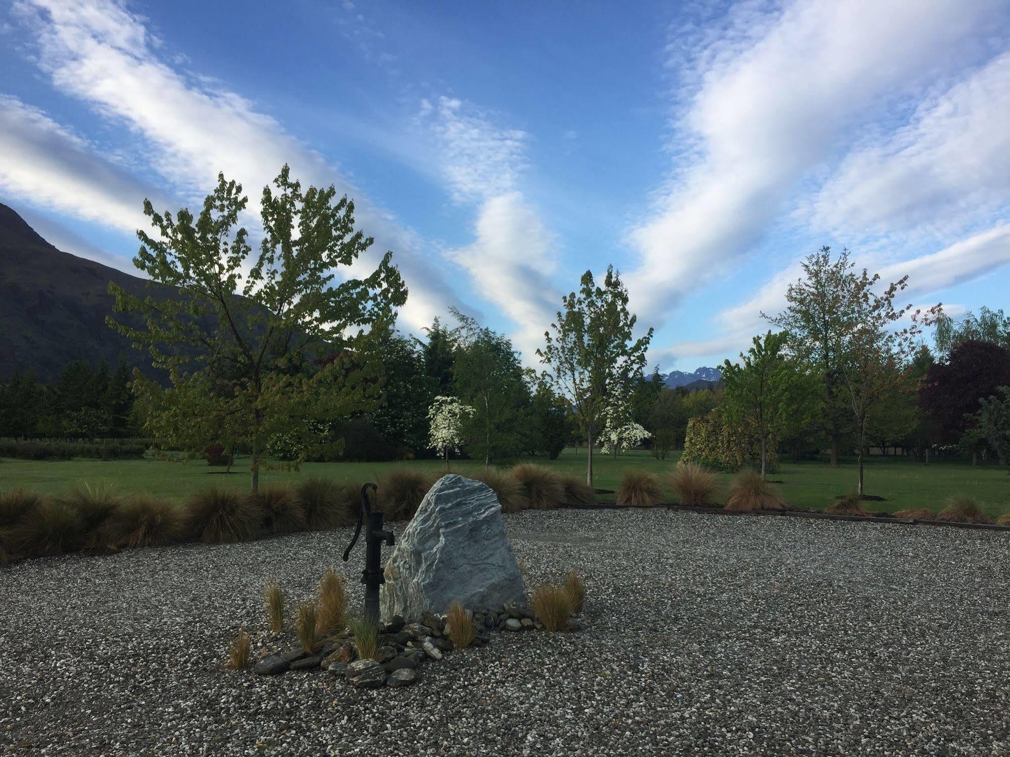 Queenstown Country Lodge Lake Hayes Bagian luar foto